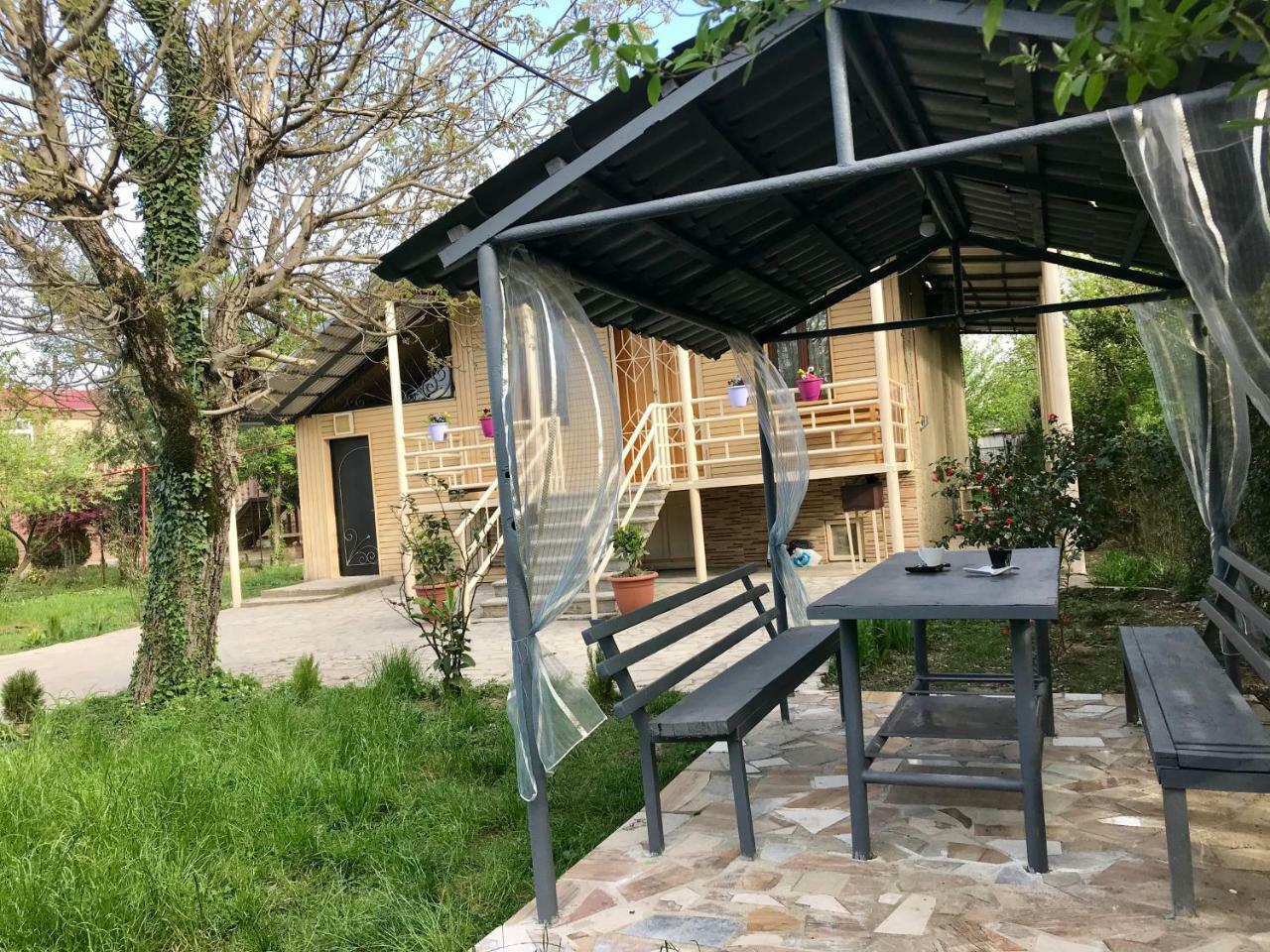 Hotel Sweet Memories à Koutaïssi Extérieur photo